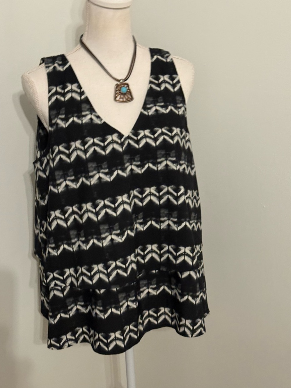 Merona Black & White Patterned V-Neck Tank